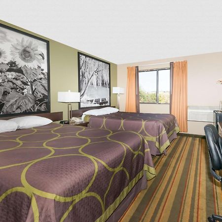 Super 8 By Wyndham Topeka/Wanamaker Rd/I-70 Extérieur photo
