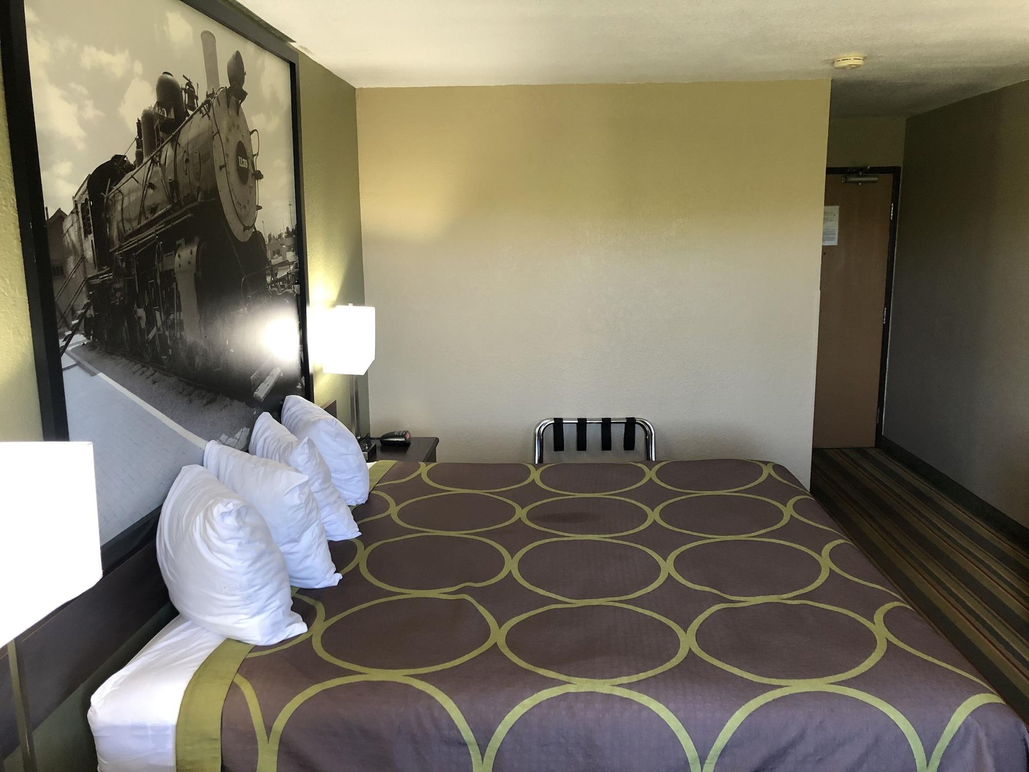 Super 8 By Wyndham Topeka/Wanamaker Rd/I-70 Extérieur photo