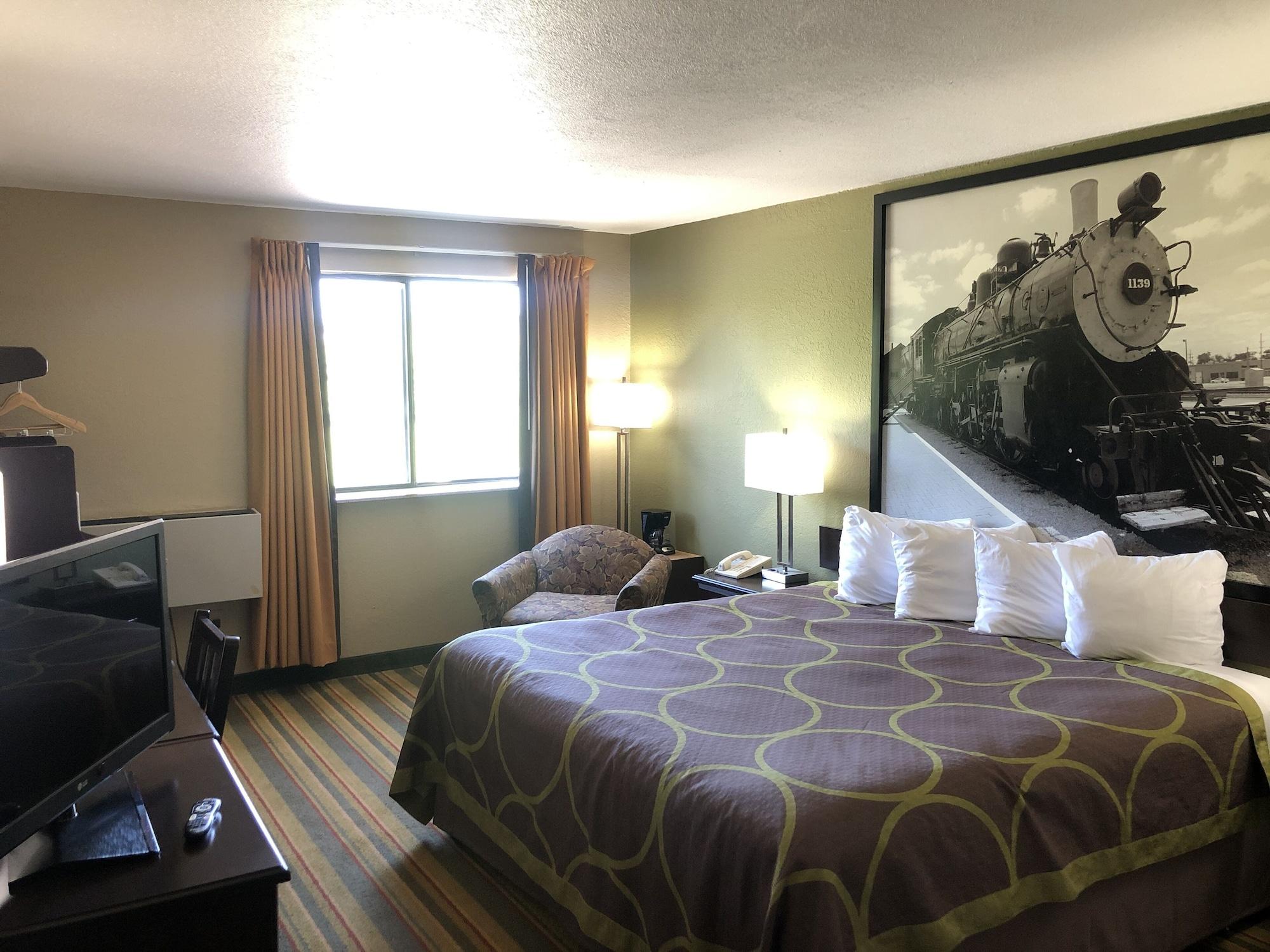Super 8 By Wyndham Topeka/Wanamaker Rd/I-70 Extérieur photo