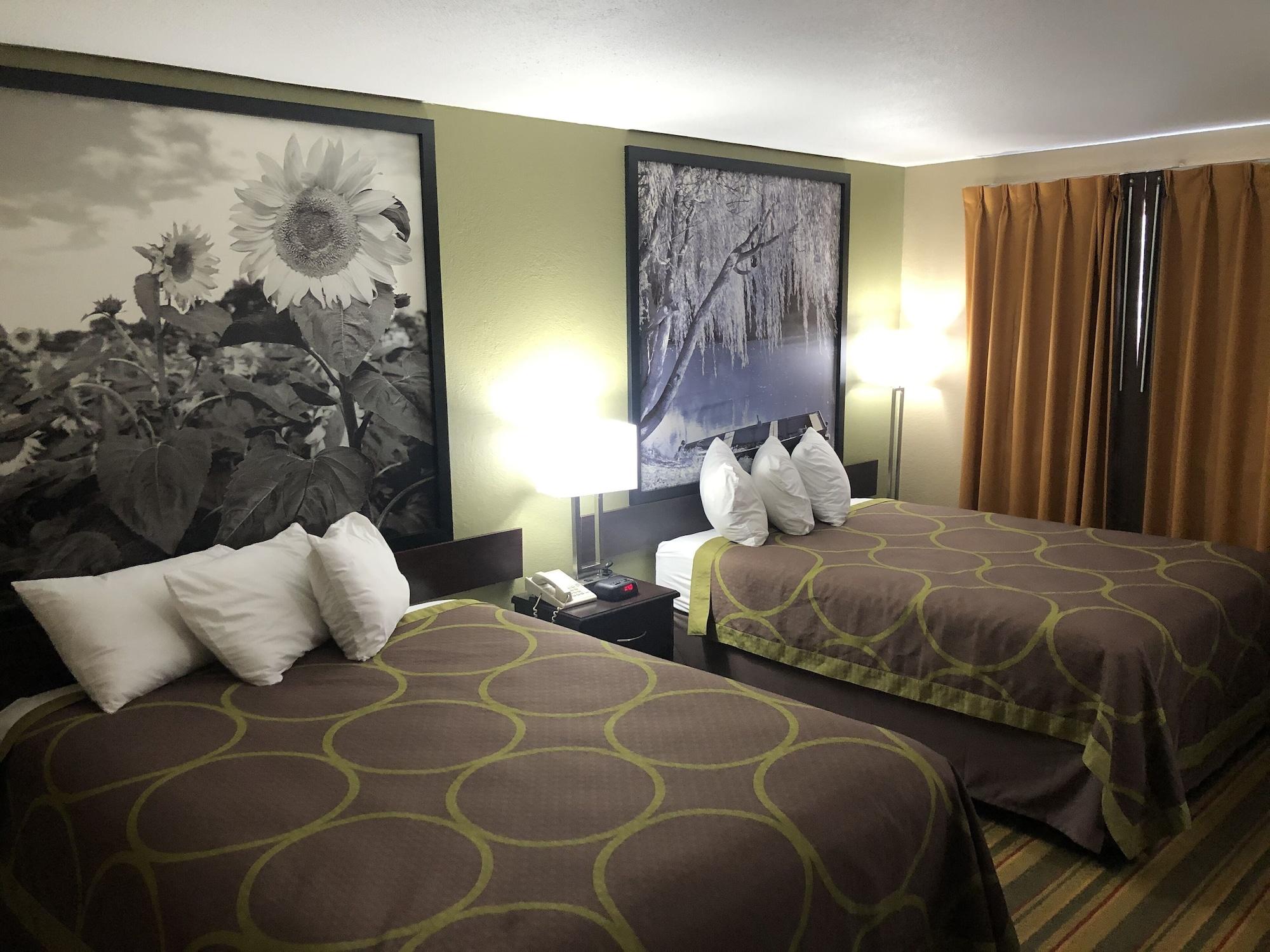 Super 8 By Wyndham Topeka/Wanamaker Rd/I-70 Extérieur photo