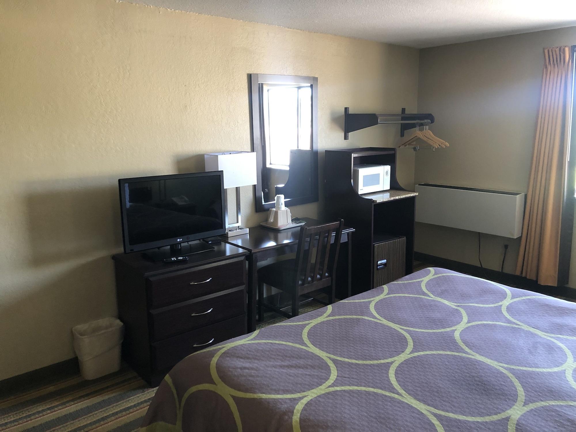 Super 8 By Wyndham Topeka/Wanamaker Rd/I-70 Extérieur photo