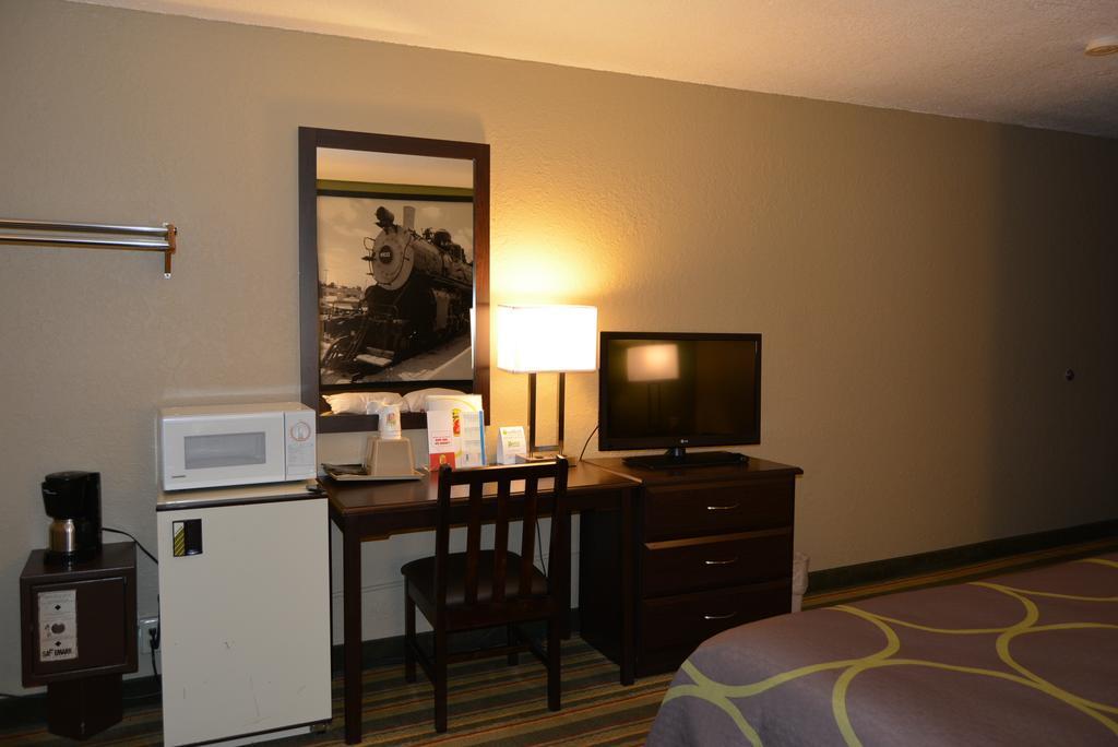Super 8 By Wyndham Topeka/Wanamaker Rd/I-70 Chambre photo