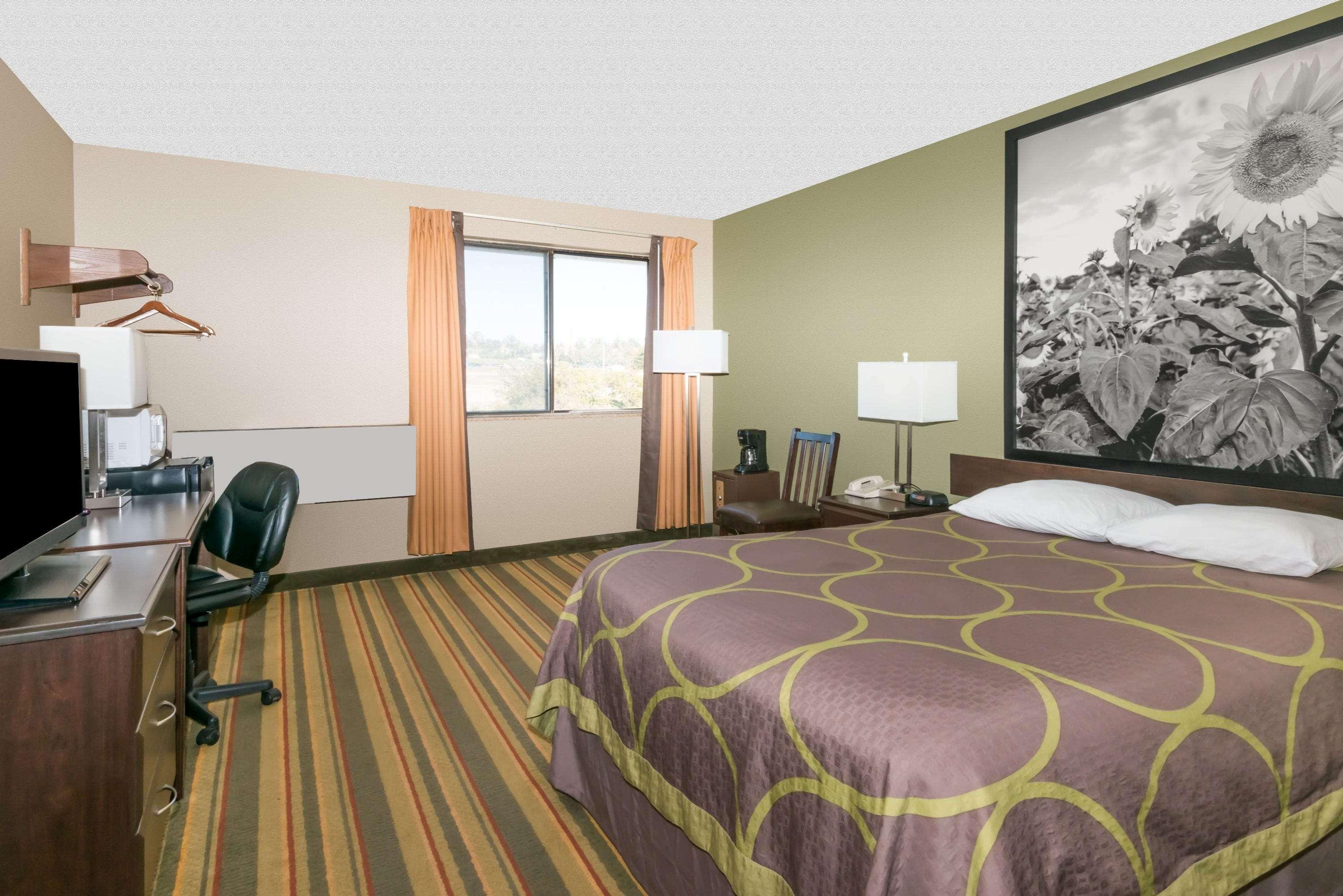 Super 8 By Wyndham Topeka/Wanamaker Rd/I-70 Extérieur photo