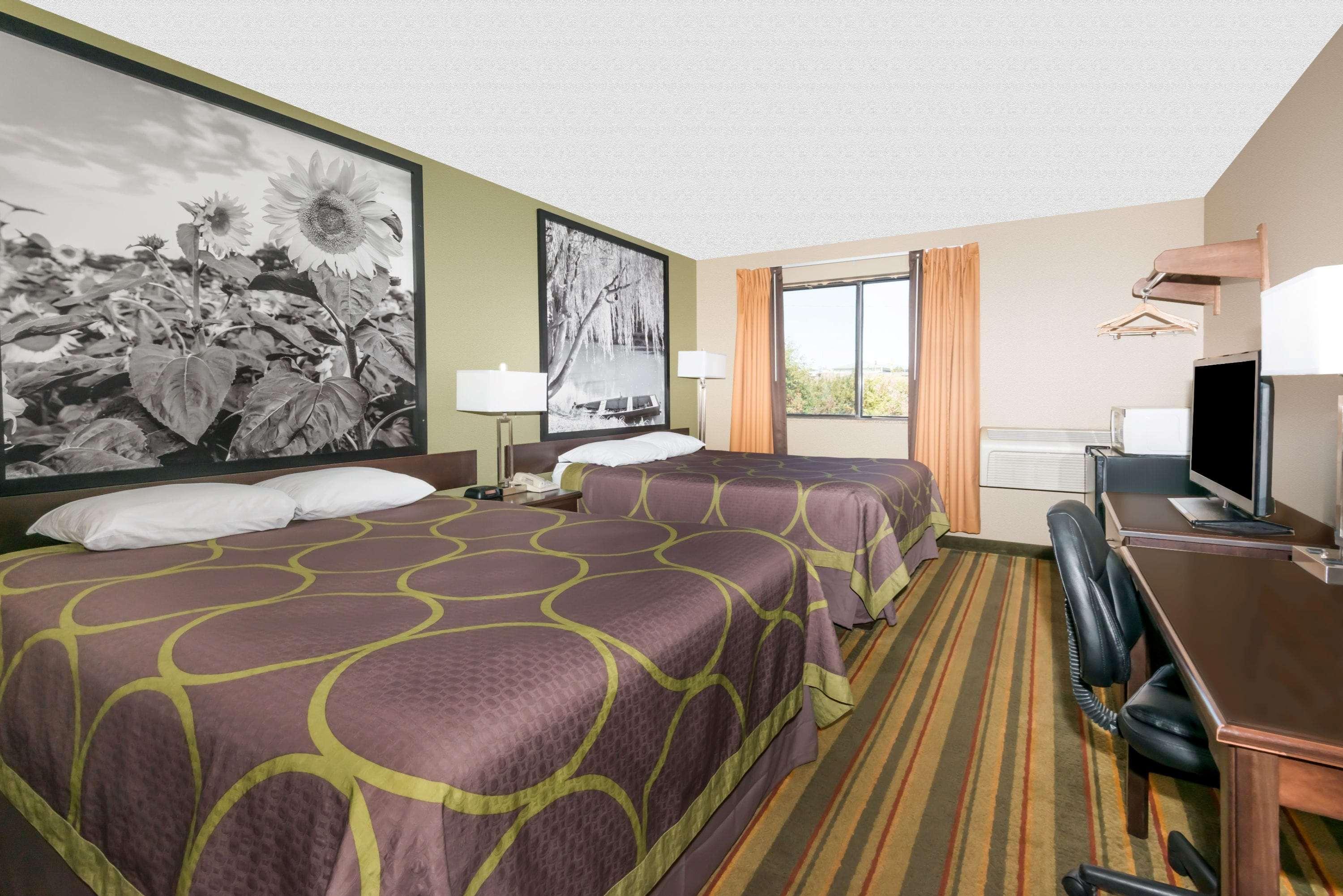 Super 8 By Wyndham Topeka/Wanamaker Rd/I-70 Extérieur photo