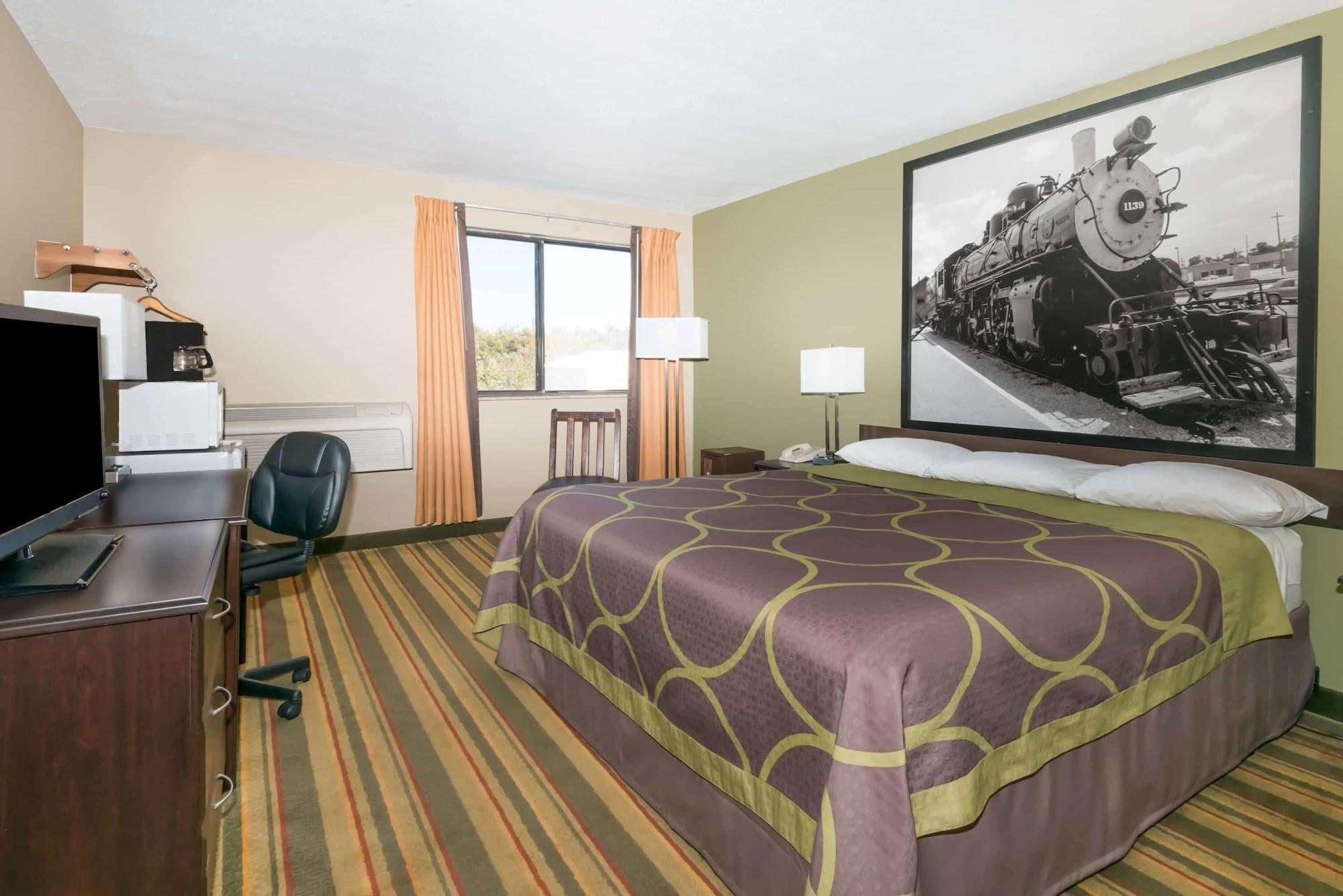 Super 8 By Wyndham Topeka/Wanamaker Rd/I-70 Extérieur photo